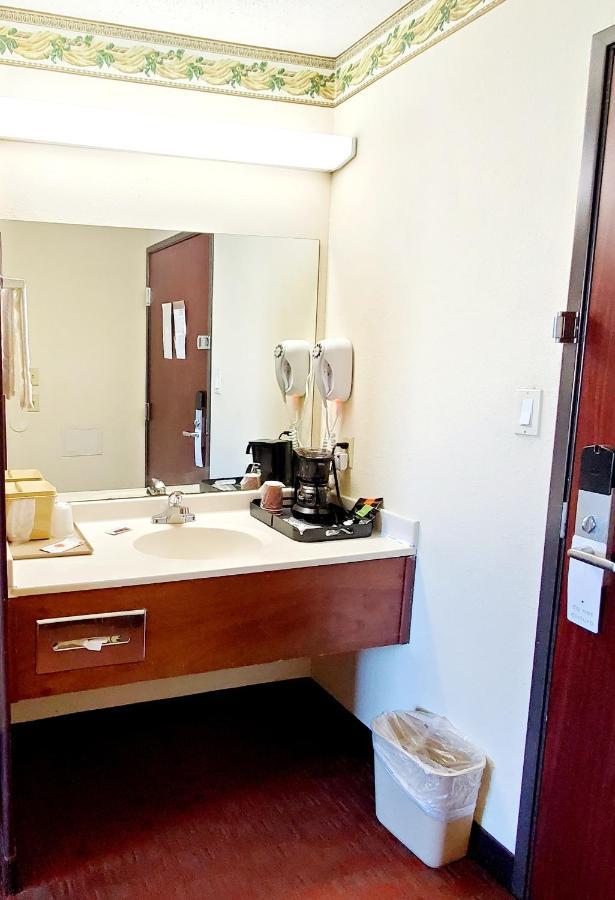 Executive Inn Alva ภายนอก รูปภาพ